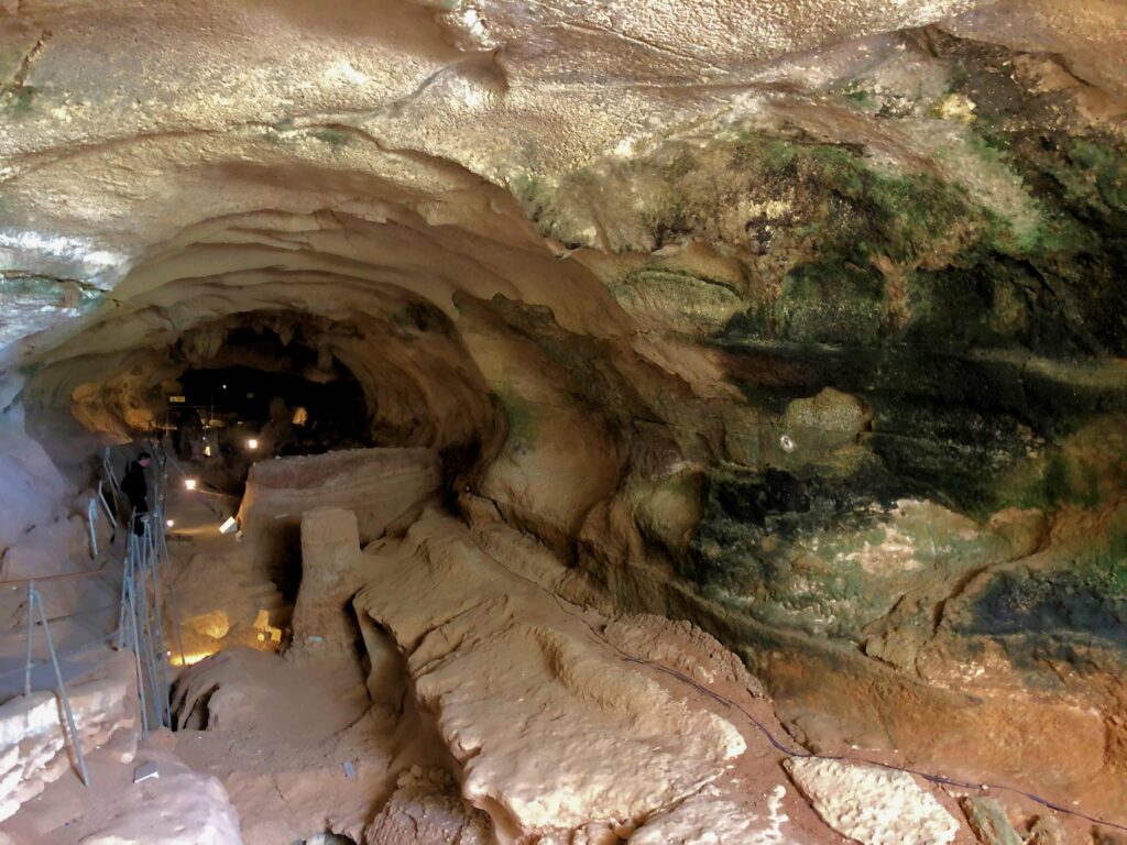 Għar Dalam Cave_ Malta-min